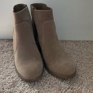 Universal Thread beige booties